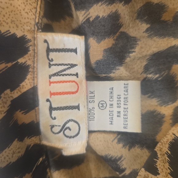 VTG 100% Silk Leopard Print Long Sleeve Button Down Blouse Brown Medium - Picture 9 of 11